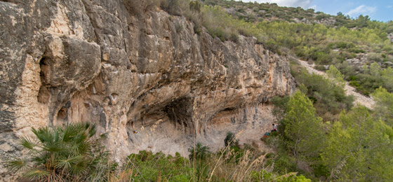 Ressenyes d'escalada a Cova d'Olivella (Els Sumidors).
